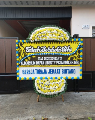 Papan Bunga Duka di Simpang Jernih